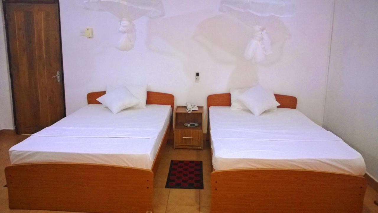 Saji-Sami Hotel Анурадхапура Экстерьер фото